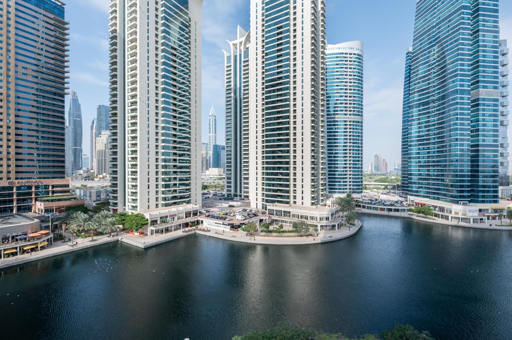 Upscale Studio Full Lake View In Goldcrest View Tower Dubai Dış mekan fotoğraf